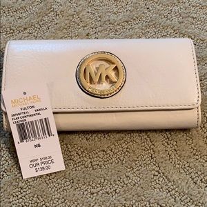 Michael Kors cream colored Fulton wallet